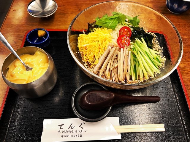 旬鮮酒場 天狗 新宿西口パレットビル店は、広々店内で遅めのランチは土日祝もOK！新宿グルメでごきげん日和