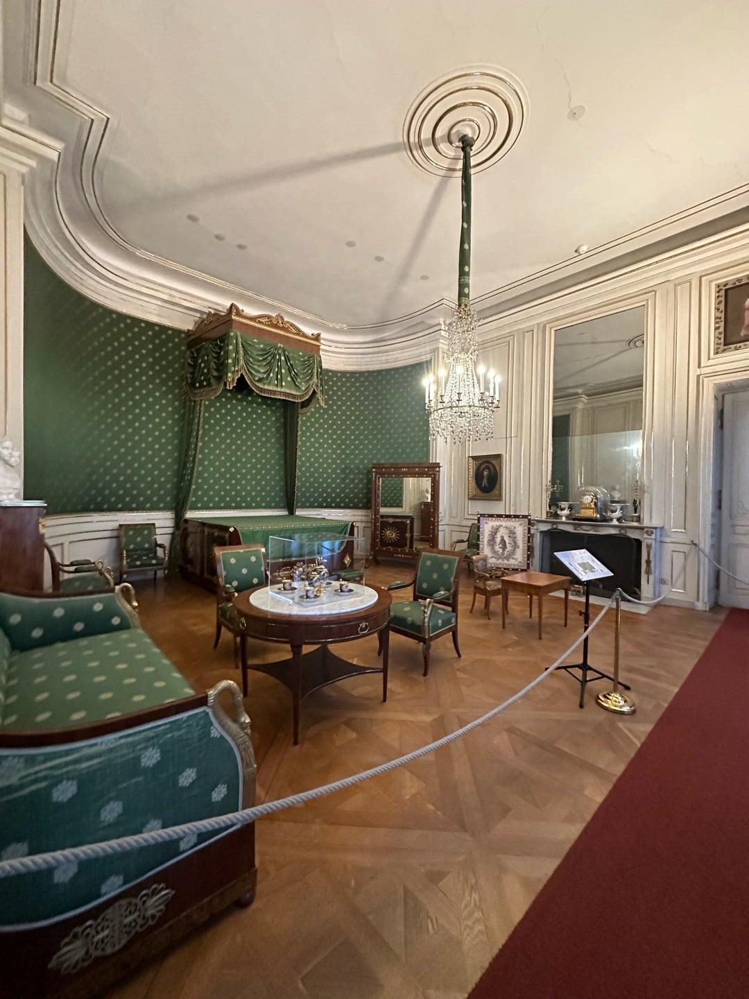 ニンフェンブルク城ミュンヘン 旅行の観光・オプショナルツアー予約 VELTRA ベルトラ