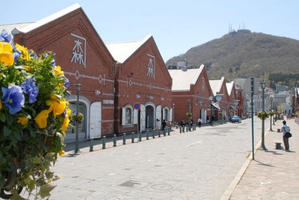 函館「金森赤レンガ倉庫」＆徒歩5分圏内のベイエリア人気スポットウォーカープラス