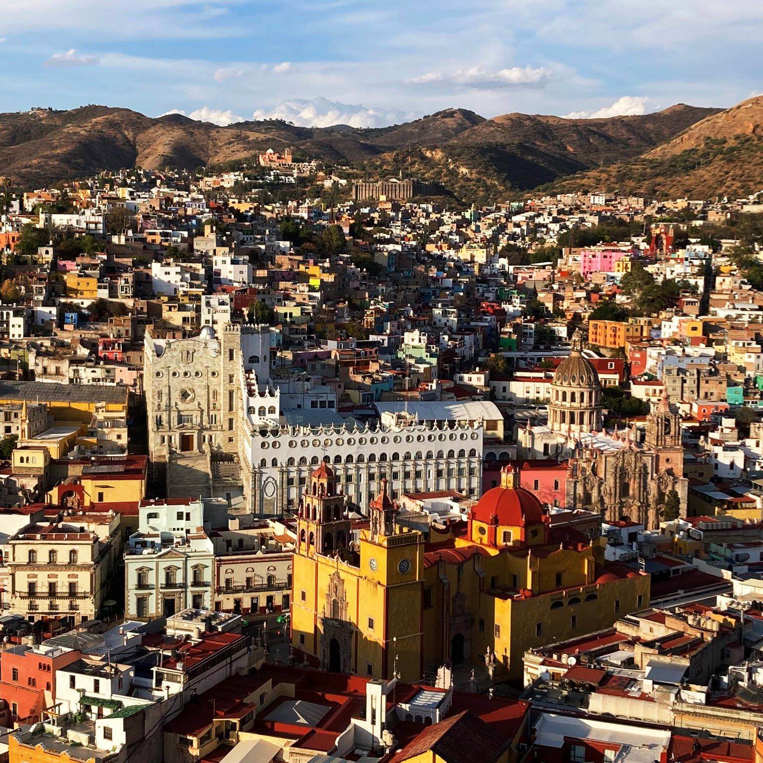 ロズウェル、ニューメキシコ州、米国-2018年4月21日：町の入り口にある歓迎の看板の写真素材・画像素材 Image 127378096