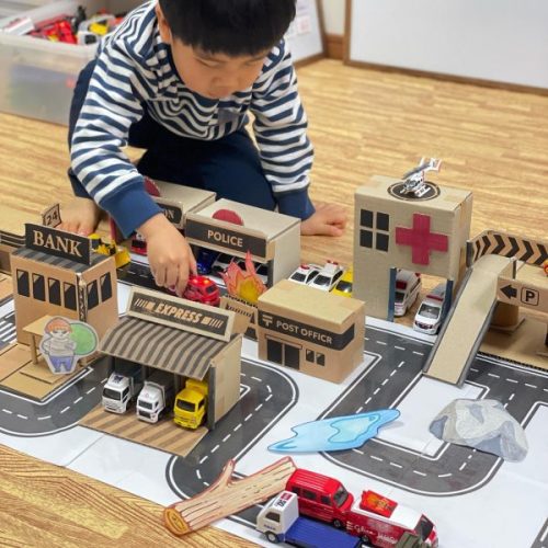 牛乳パックでトミカタウン 交番の画像