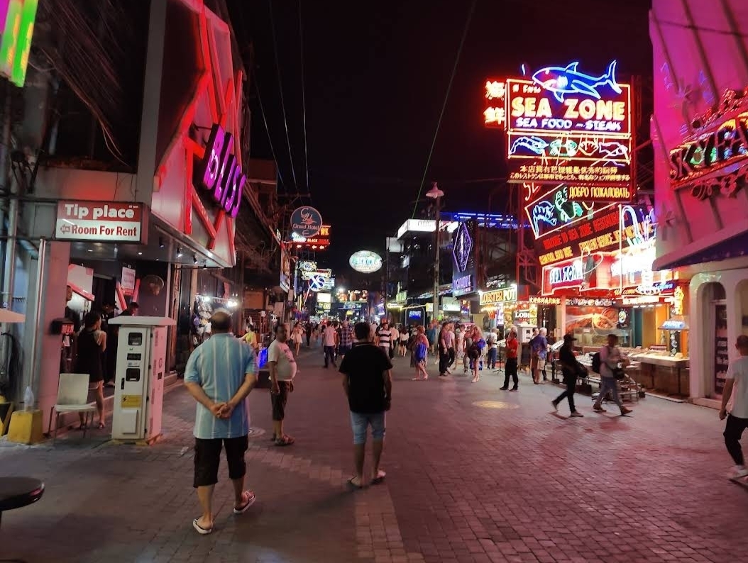 バンコク夜遊び カオサンロード人気NO.1クラブThe Clubを徹底レビュー！NOMAD