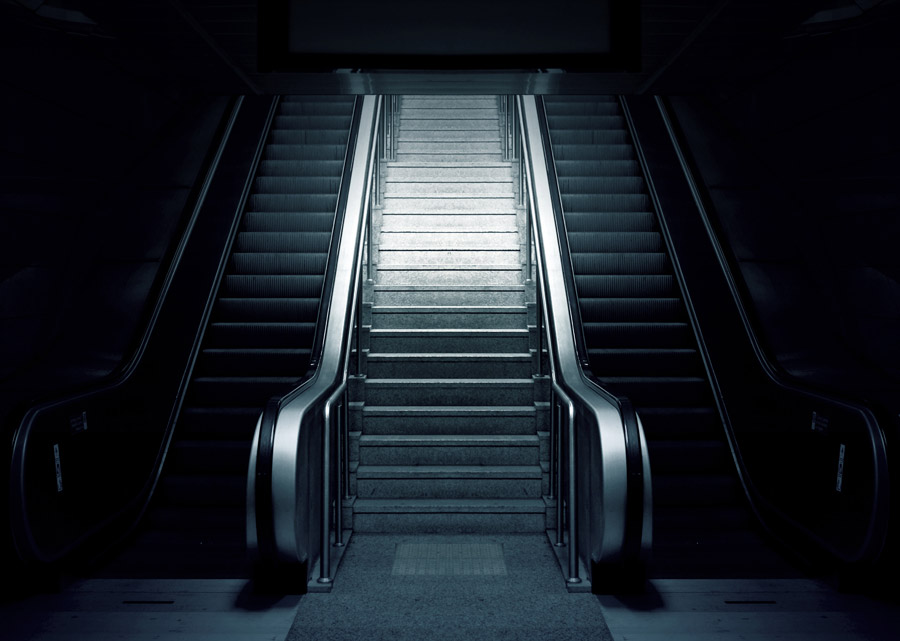 埼玉県条例で義務化から2年 エスカレーター両側立ちを習慣へ 知事がJR浦和駅で呼びかけ：東京新聞デジタル