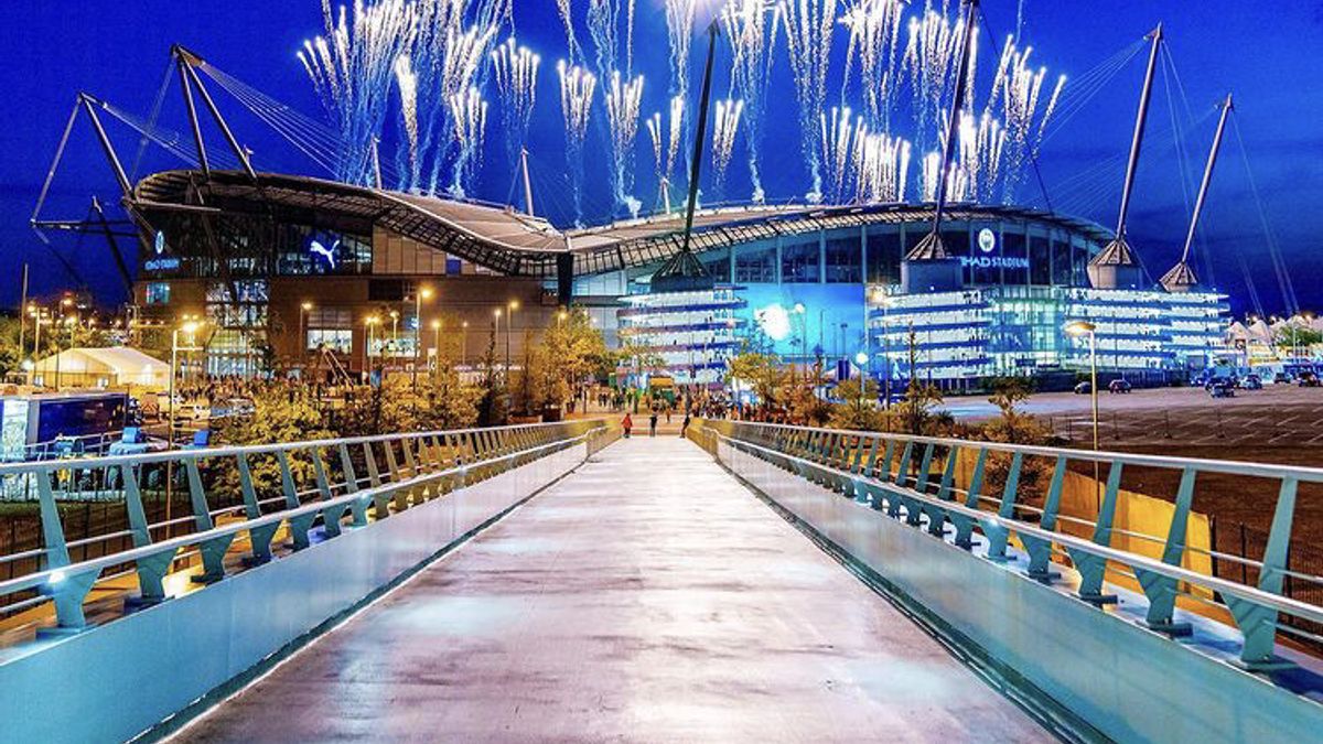 エティハド・スタジアムの南スタンドのほとんどは、7,800人の強力な緑軍によって埋まっています。プリマスがFAカップ第5ラウンドのマンシティとの同点を満喫。 💚クレジット -