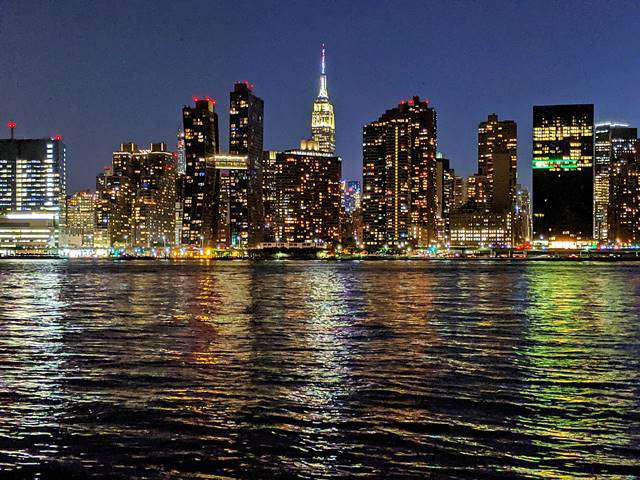 アメリカ・ニューヨークにて展望台から眺める超高層ビル群の摩天楼マンハッタン夜景の写真素材87866231- PIXTA