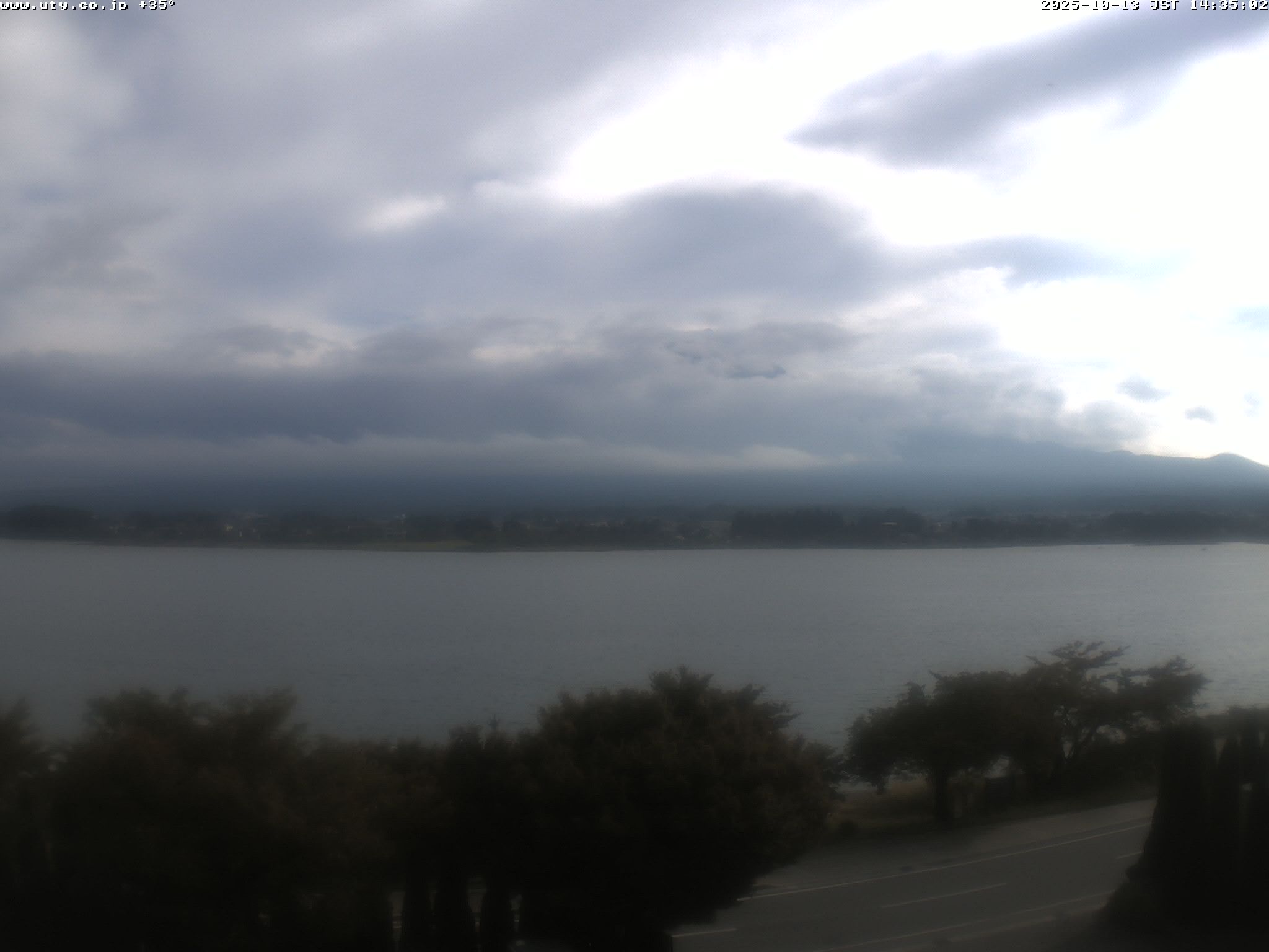 河口湖・大石公園から望む富士山のライブカメラカメ探