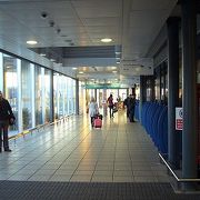 ロンドン・シティ空港LCY によるパディントンから線474 バス、 列車、