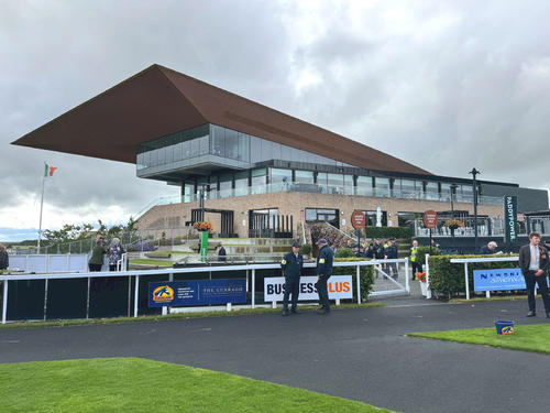 レース結果にも大きく影響？ 競馬と天気の関係について 季節・暮らしの話題 2023年12月01日-