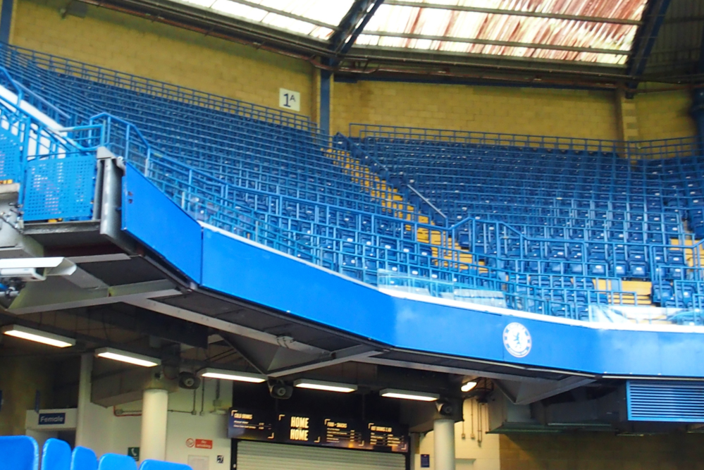 チェルシー本拠地 スタンフォード・ブリッジ スタジアム見学ツアー ミュージアム入場付き ＜英語ガイド＞イギリス