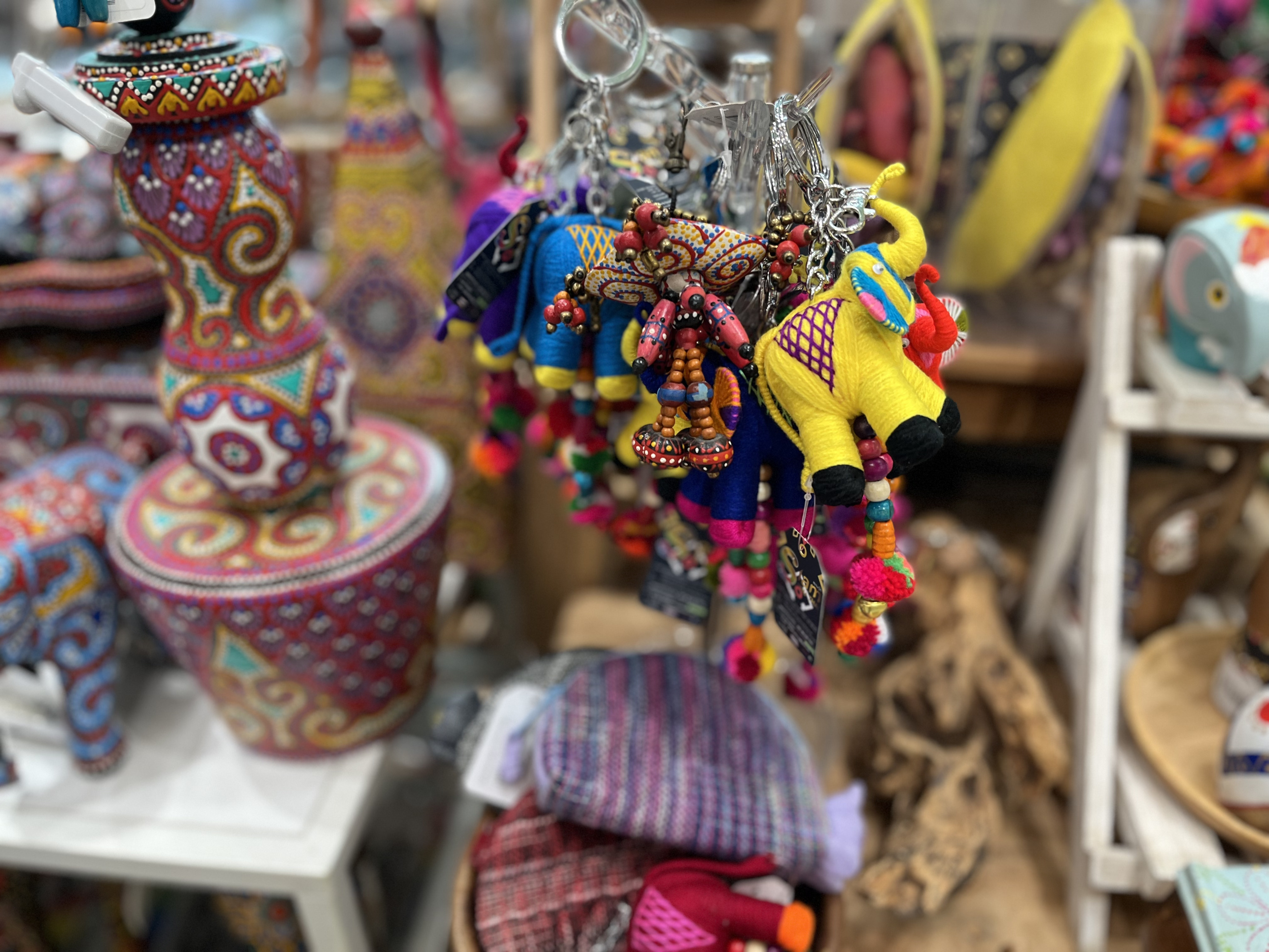 安い！可愛い！女子大興奮！お土産にタイシルクのパシュミナはマストバイ