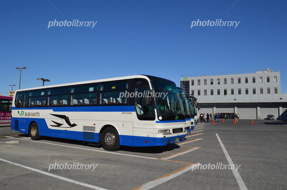 新デザインお披露目です👏2025年6月21日 高速バスラッピング新デザインがお披露目になりました🎉 今回、sanoteensメンバーがバスラッピングのデザインを考案してくれましたよ！@sanoteens_sano 素敵なデザインありがとうございますー💓 この高速バスは佐野市〜都心を