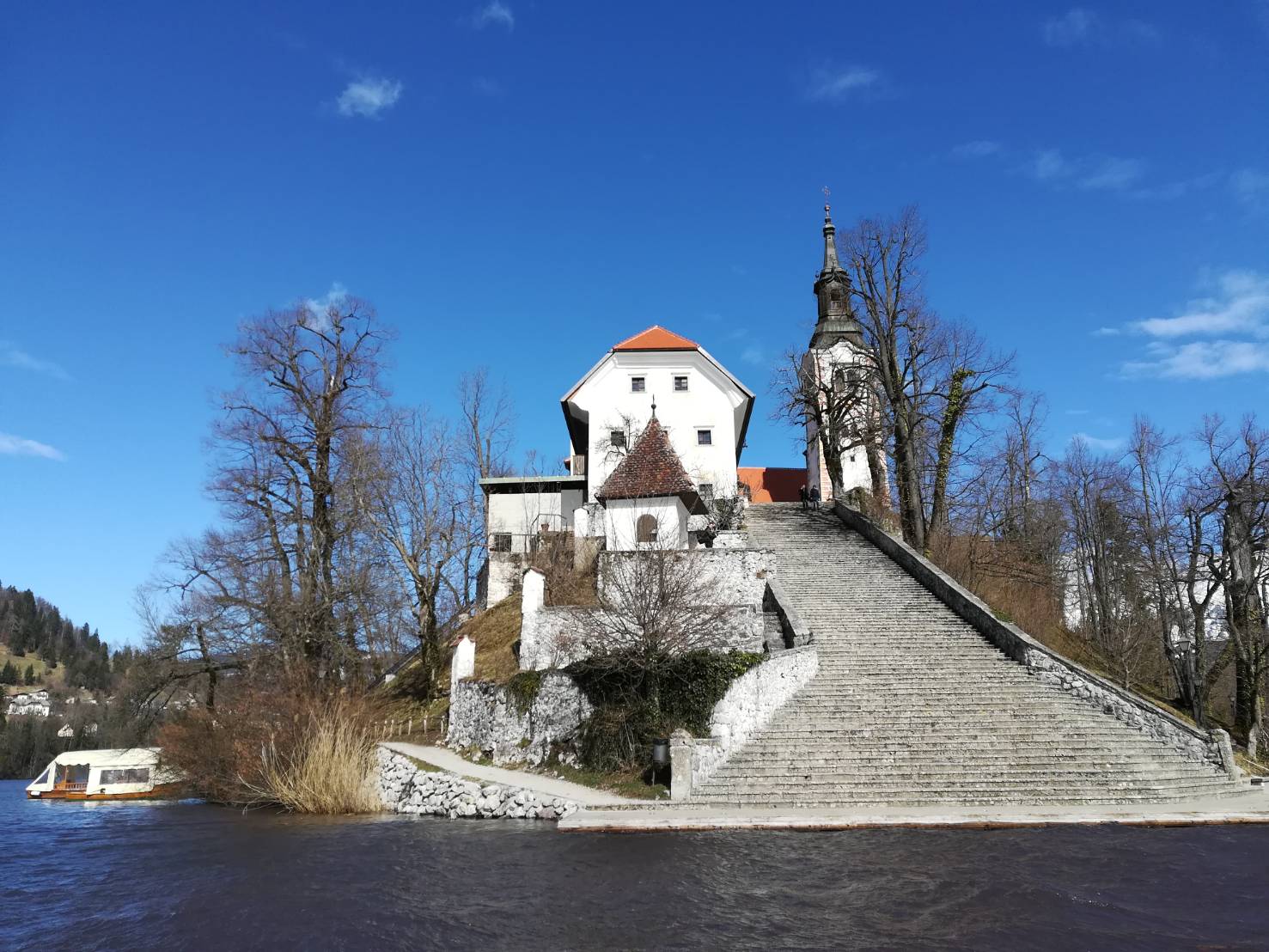 スロベニア ブレッド湖周辺のおすすめホテル20選：口コミ評判の高い宿をご紹介 - おすすめ旅行を探すならトラベルブック TravelBook