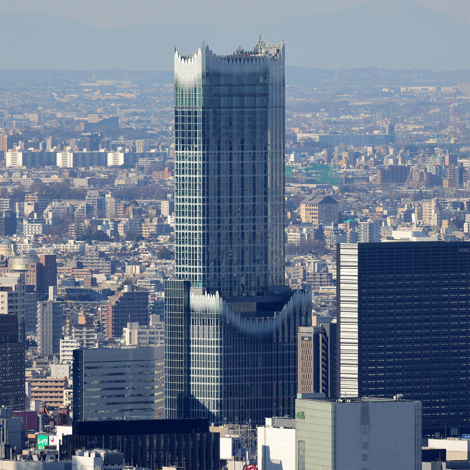 きらびやか「東急歌舞伎町タワー」開業、オフィスなし超高層エンタメ施設の全貌日経クロステック xTECH