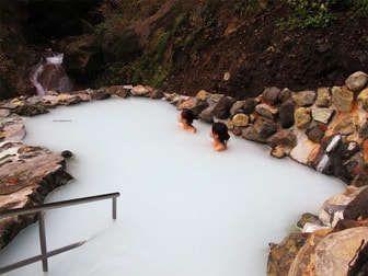 長野の秘境温泉宿へ仙仁温泉仙仁温泉岩の湯長野県の温泉須坂市露天風呂日本の秘湯を守る会traveltravelernaganohotspringsonsen
