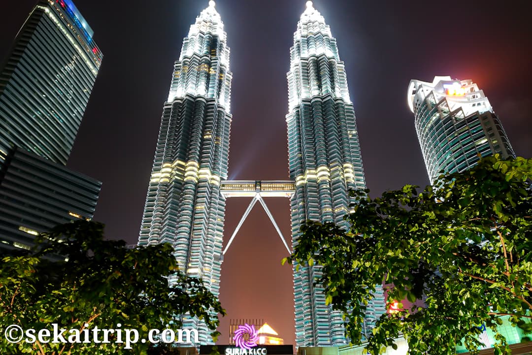 ペトロナスツインタワーとは何？ わかりやすく解説 Weblio辞書