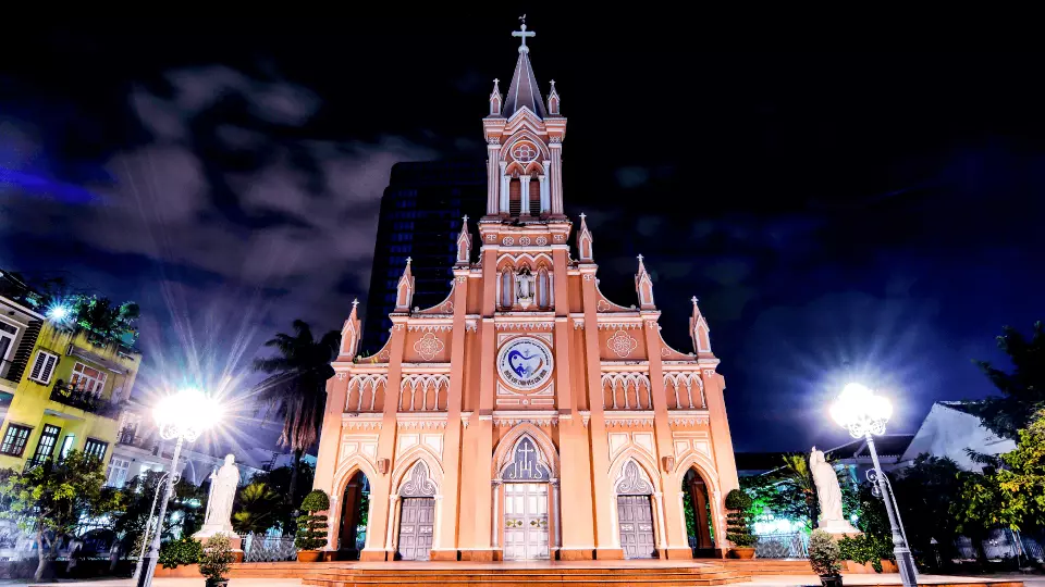 ダナン大聖堂旅行・ツアー海外旅行のSTW