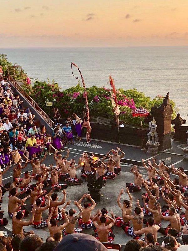 わくわくのバリ島観光バリ島 観光 ダンスウルワツ寺院ファミリー旅行を格安な価格でお楽しみ下さい