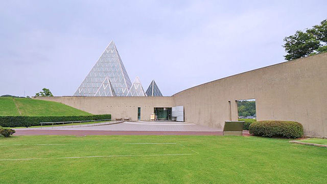 仁摩サンドミュージアムの楽しみ方、世界最大の砂時計とアート作品