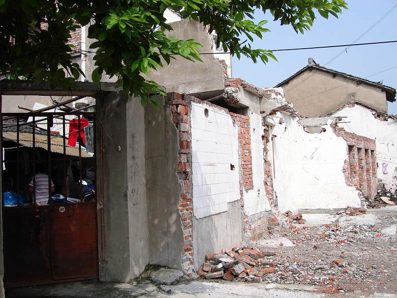 20世紀初頭の激動の時代、混沌と活気に満ちた魔都・上海の写真集「自由上海」 - DNA