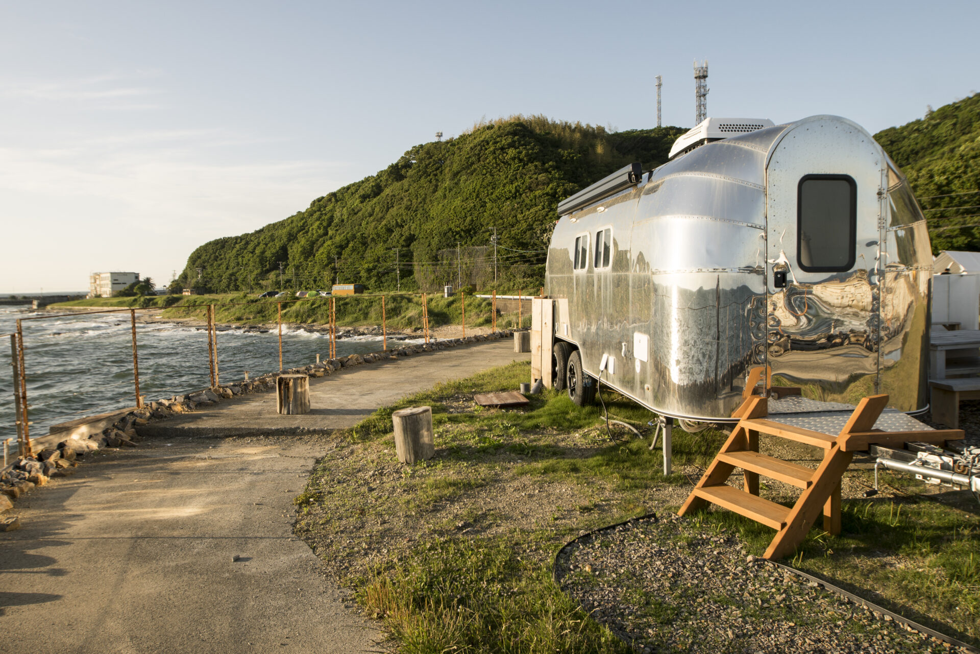 プライベート空間でアウトドア体験！ USAトレーラーハウス泊可能な関東おすすめキャンプ場5選 - ハピキャンキャンプ・アウトドア情報メディア