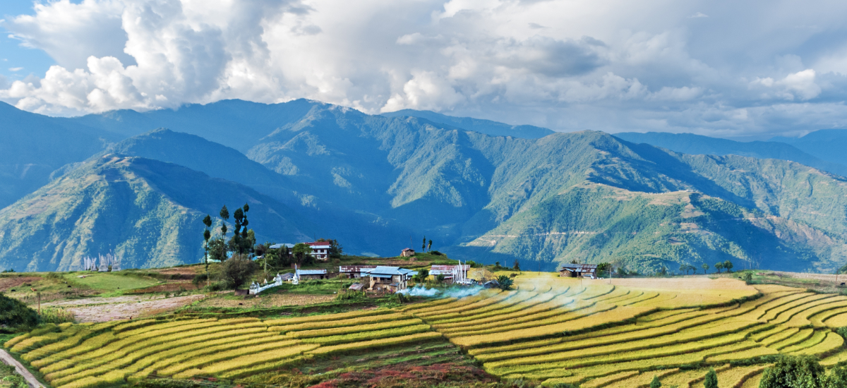 ブータン人気の秘密 ブータン国王 王妃 新婚旅行 幸福指数庄司英尚