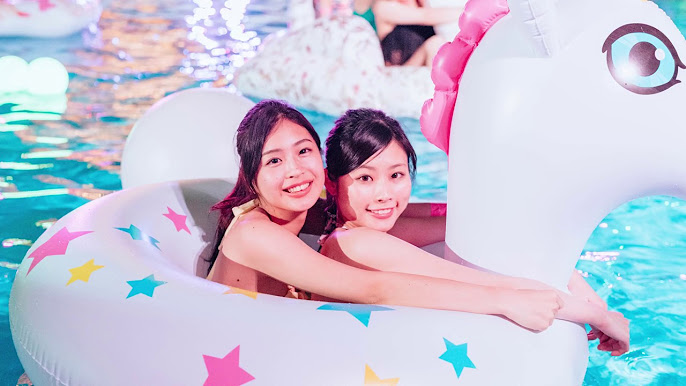 ナイトプールが超楽しい「お台場ウォーターパーク」、2,500円で光とボールと泡はロマンあるね！ 写真- め〜んずスタジオ