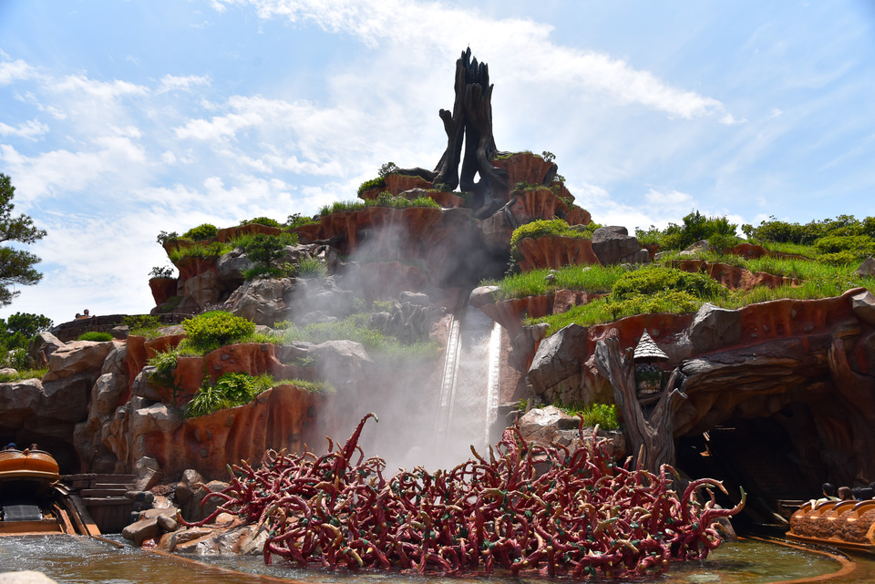 爽快な水しぶき！スプラッシュマウンテンもっとびしょ濡れMAX - 癒しの国の世界へようこそ