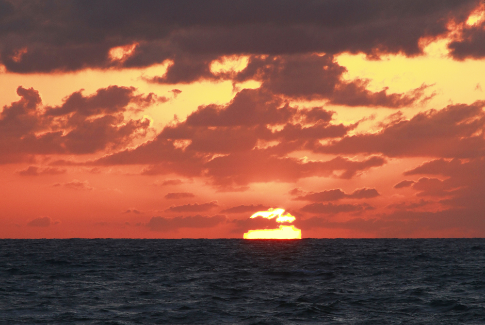 稲佐の浜の夕日の写真素材写真素材なら「写真AC」無料 フリー ダウンロードOK