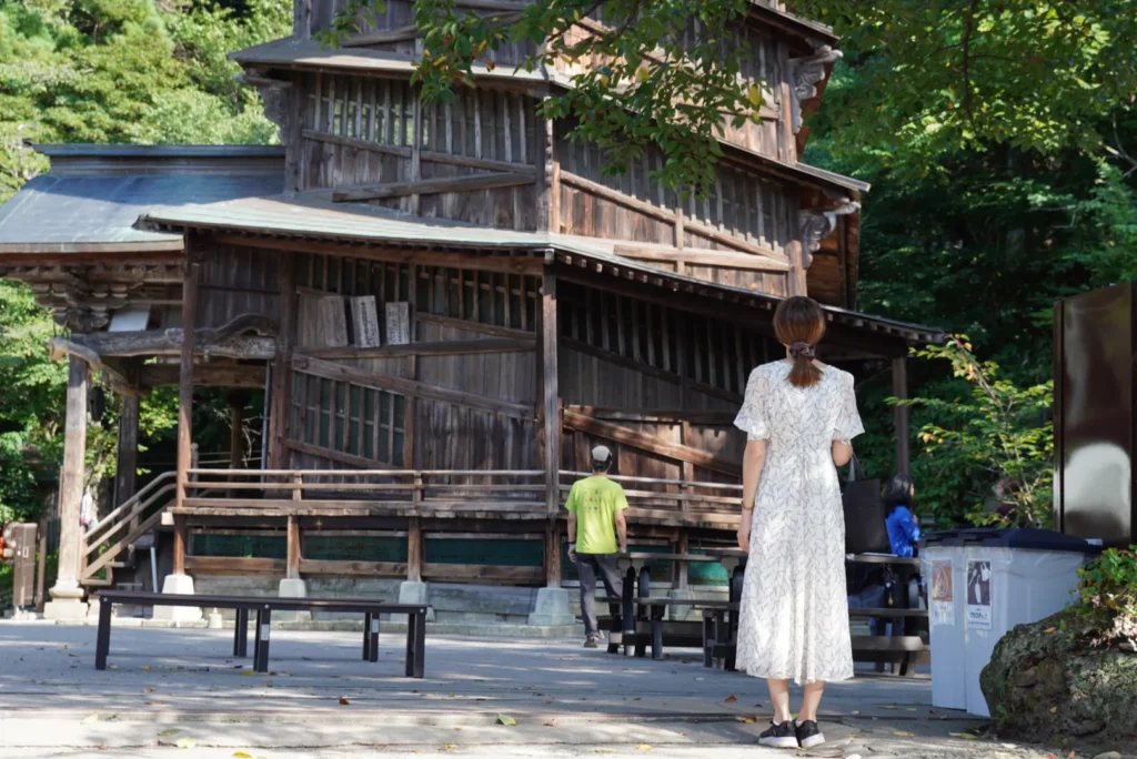 福島県会津市にある観光スポット。さざえ堂の建築に隠された秘密 - 介護旅行ねっと介護付き旅行・バリアフリー観光サイト