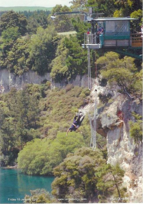 バースデー記念タンデム・バンジー』タウポ ニュージーランド の旅行記・ブログ