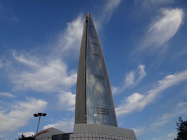 ロッテワールドタワー、韓国の国旗「太極旗」などでライトアップwowKorea ワウコリア