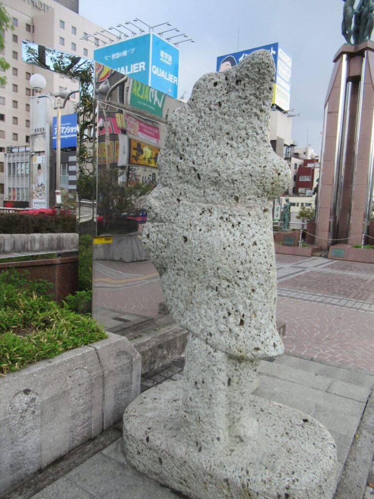 宇都宮餃子像 - 宇都宮市の歴史・資料館栃ナビ