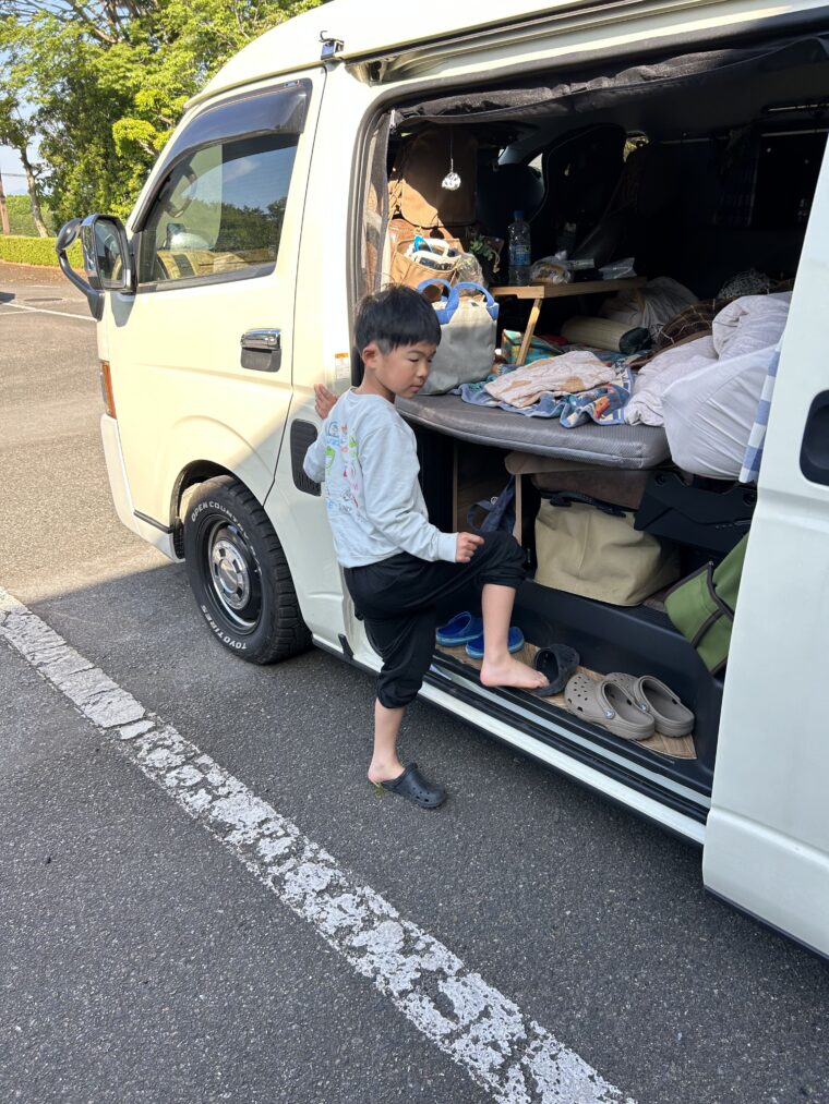 ハイエース ステップ収納DIY -