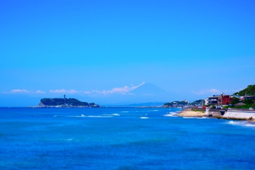 夏の湘南の海と入道雲の写真素材FYI01741837ストックフォトの Qlean Market