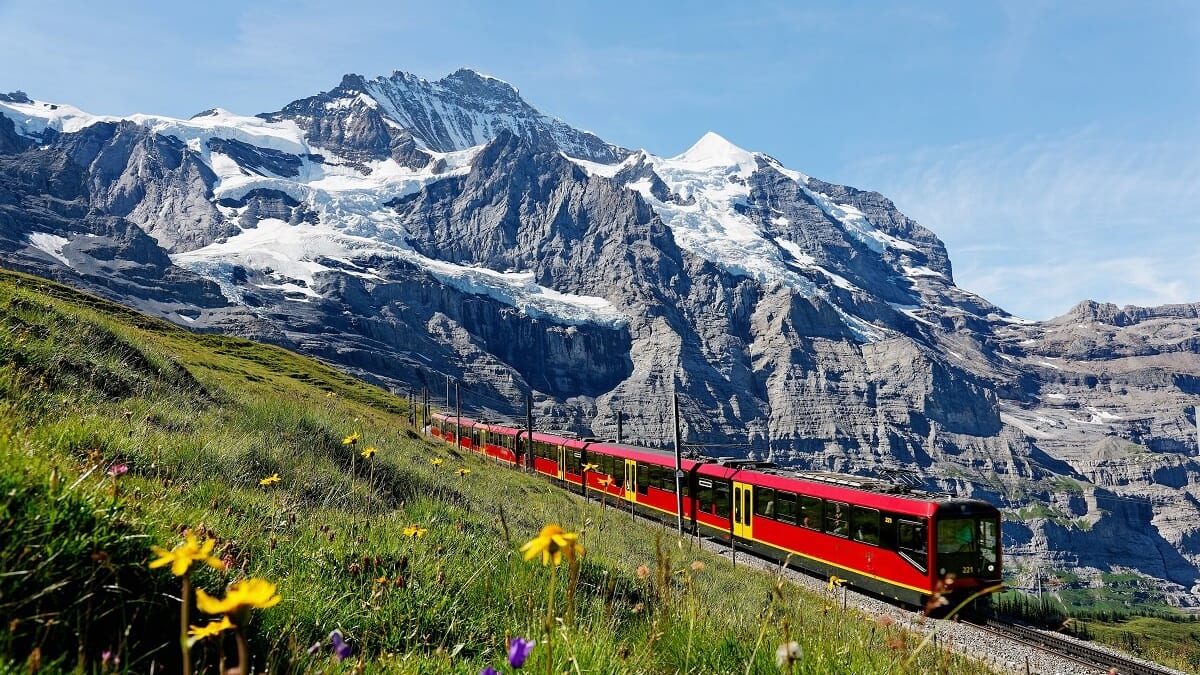 スイス旅行の服装の基本展望台・ハイキング・街中・ホテルなど
