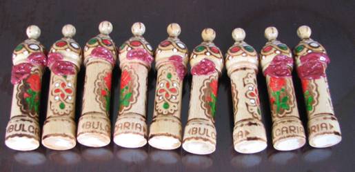 贅沢にバラの蜂蜜を使ったフィナンシェ - ippin イッピン