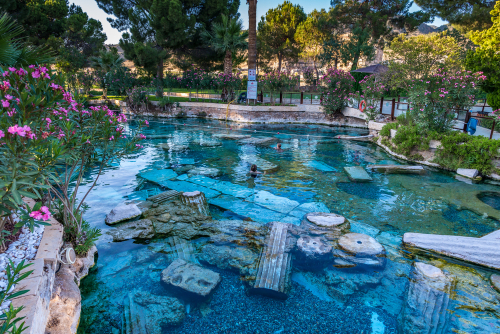 トルコの世界遺産ヒエラポリス-パムッカレ石灰棚で楽しむ足湯と真白な世界トルコトラベルjp 旅行ガイド