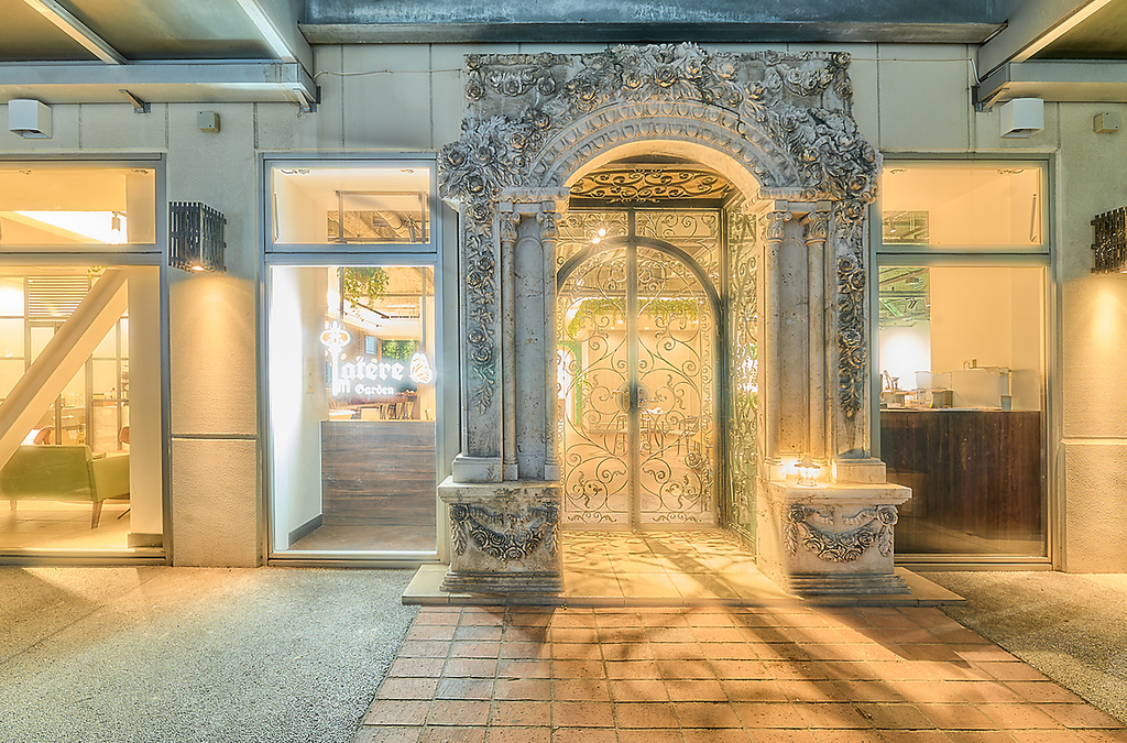 横浜のベイエリアを一望するテラスでまどろむティータイム♪「ブラフガーデンカフェ」ことりっぷ