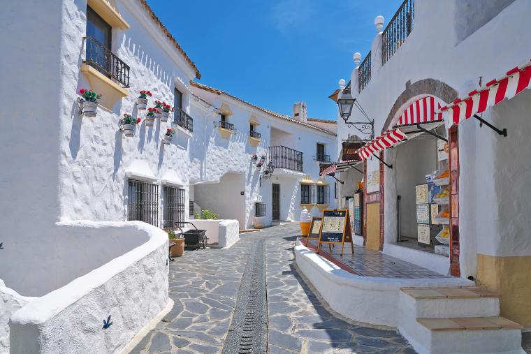 こんな可愛い街に行ってみたい!!乙女心をくすぐる世界のカラフルな街並み8選!!トリドリ