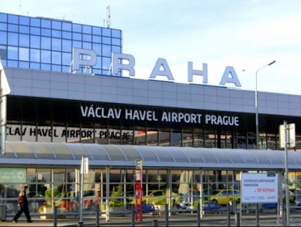 プラハ空港から市内へのアクセス方法ガイド送迎サービスやシャトルバスの利用方法VELTRA旅行ガイド