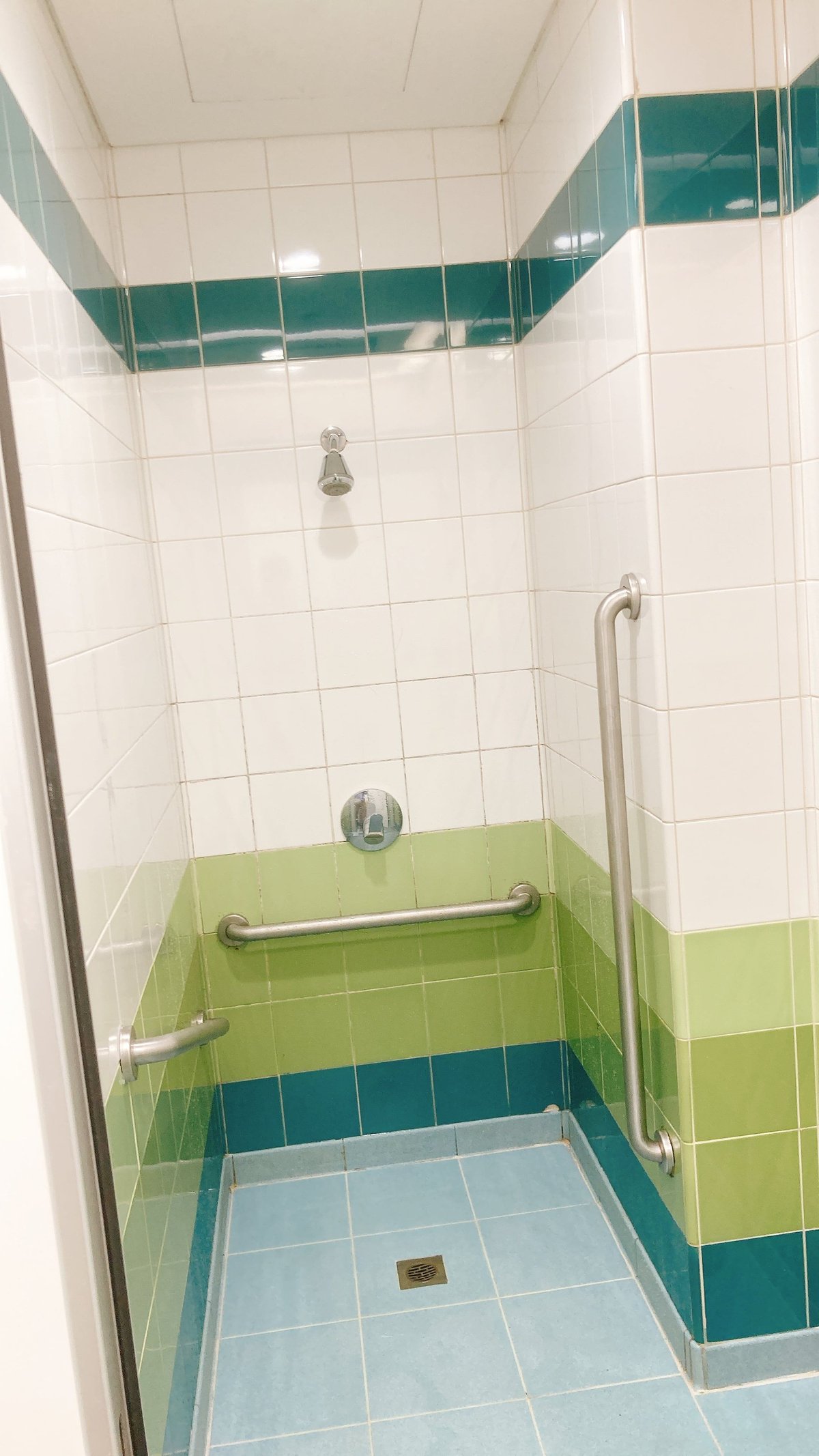 シャワーの利用できるスワンナプーム国際空港のラウンジに行ってみたうみねこFlying