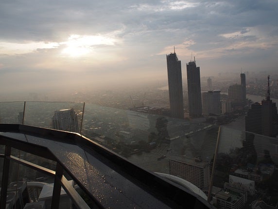 バンコク 今おすすめのルーフトップバーは