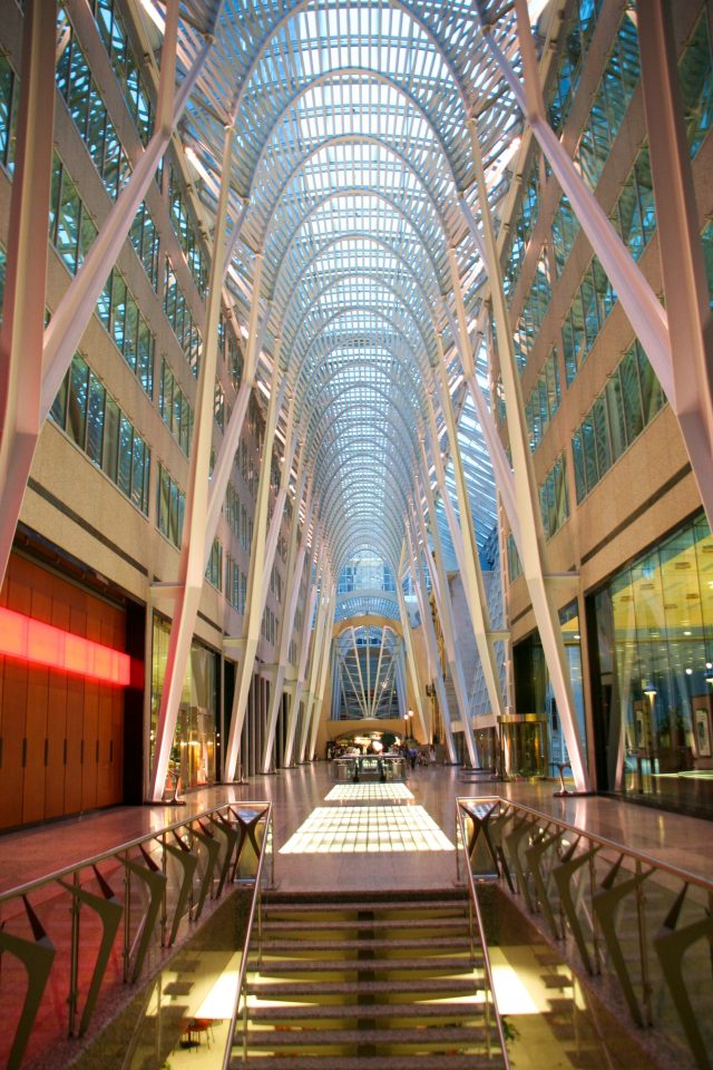 カナダ トロント トラベル情報イートンセンター - JPN-WORLD.COM