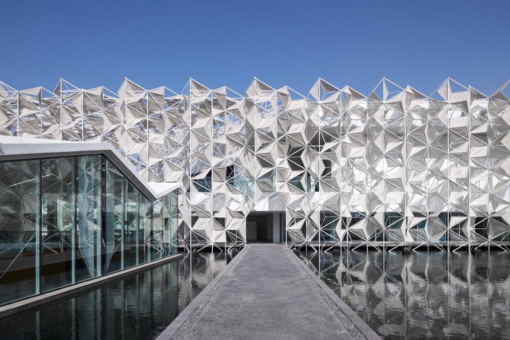 ドバイの有名な建物10棟！世界一高い建物や奇抜な観光施設を紹介 - JCME