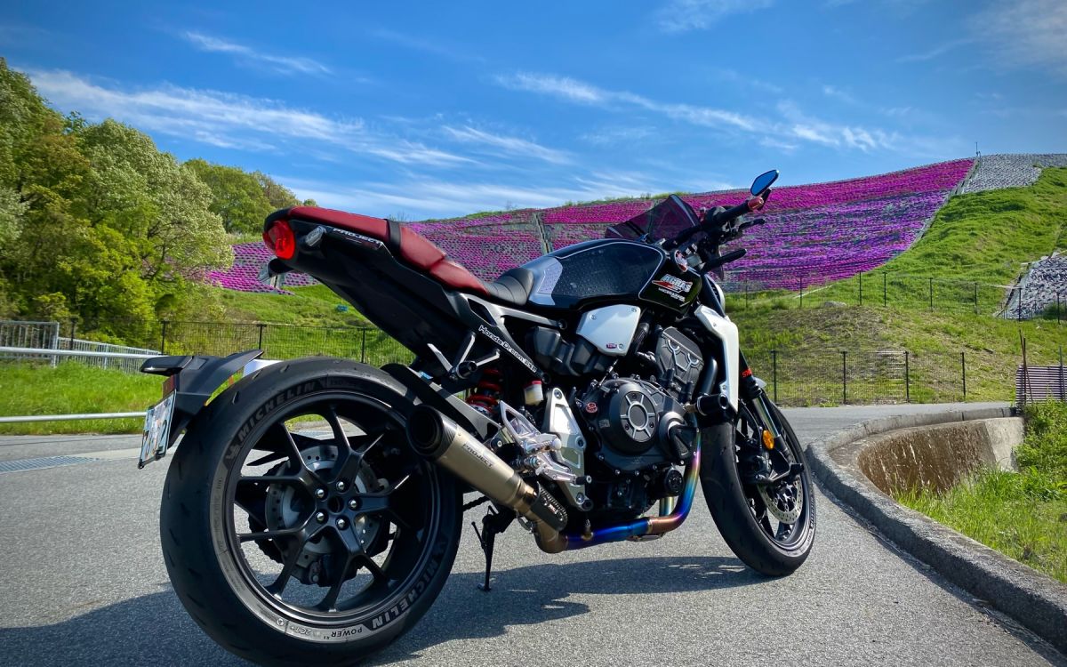 設定ミスにて重加工処理😇cbr1000rrrakrapoviccbr1000rrrsphondacbr1000rrrhondalovehondamotorcycleshondaracinghondadreamhondacbrbikeridebikelovebikeloversbiketouringbikergrambikelifestylebikerlifestylebikerstyleセントリ