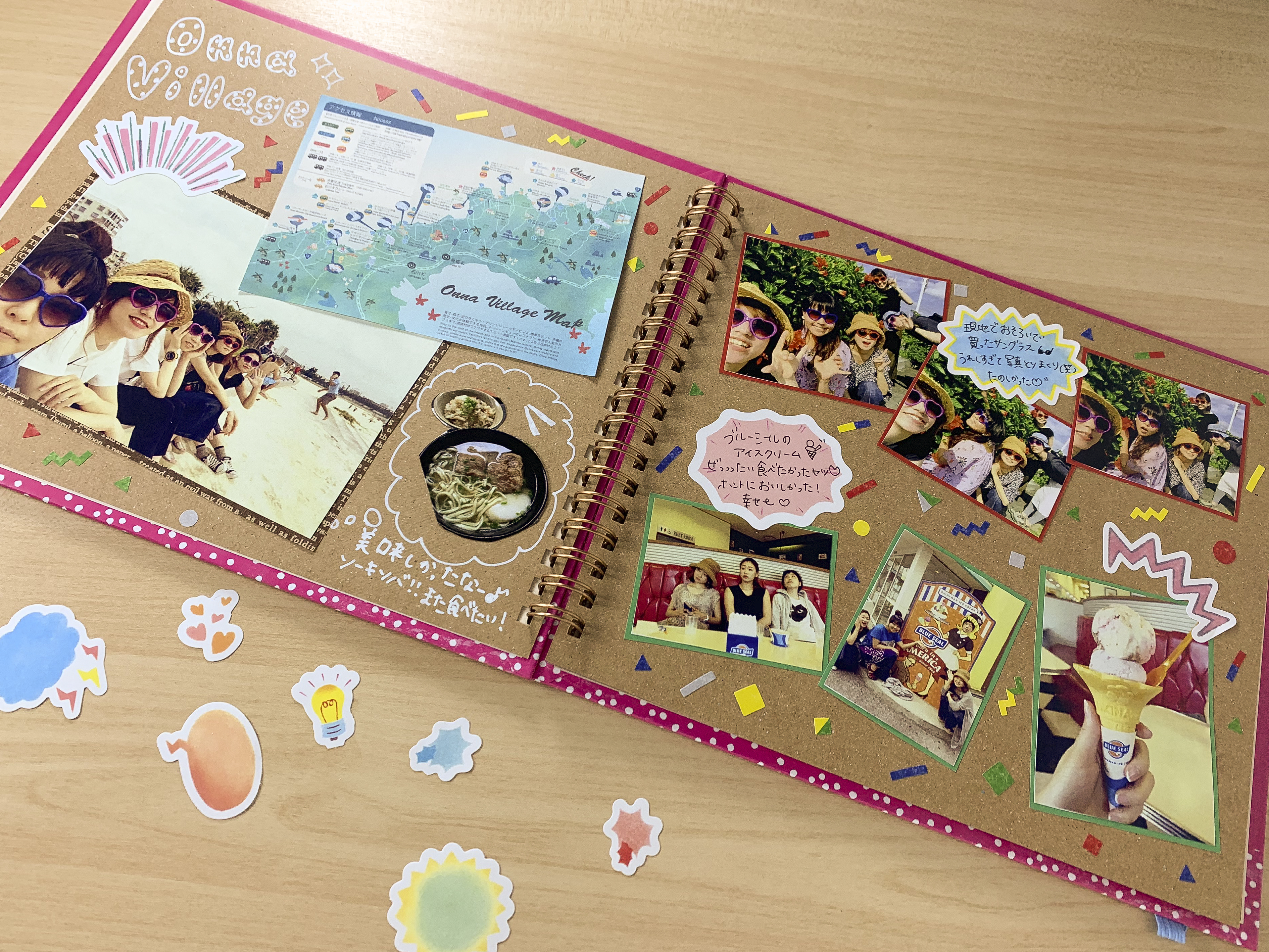 スクラップブックタイプのアルバムでつくる、卒業旅行の思い出手作りアルバム 手作りアルバムアルバムキッチン