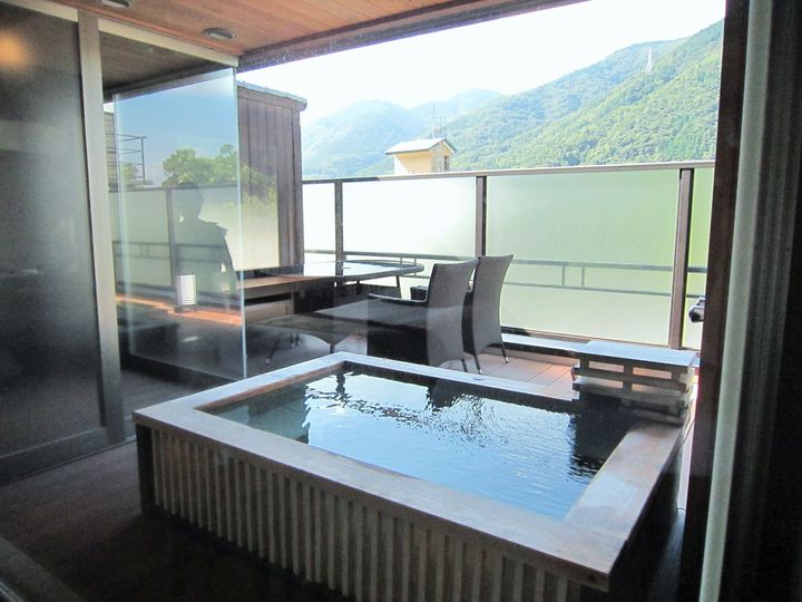 お湯も食事も写真映えも最高!! SNSにアップしたくなる箱根の宿3選るるぶ&more