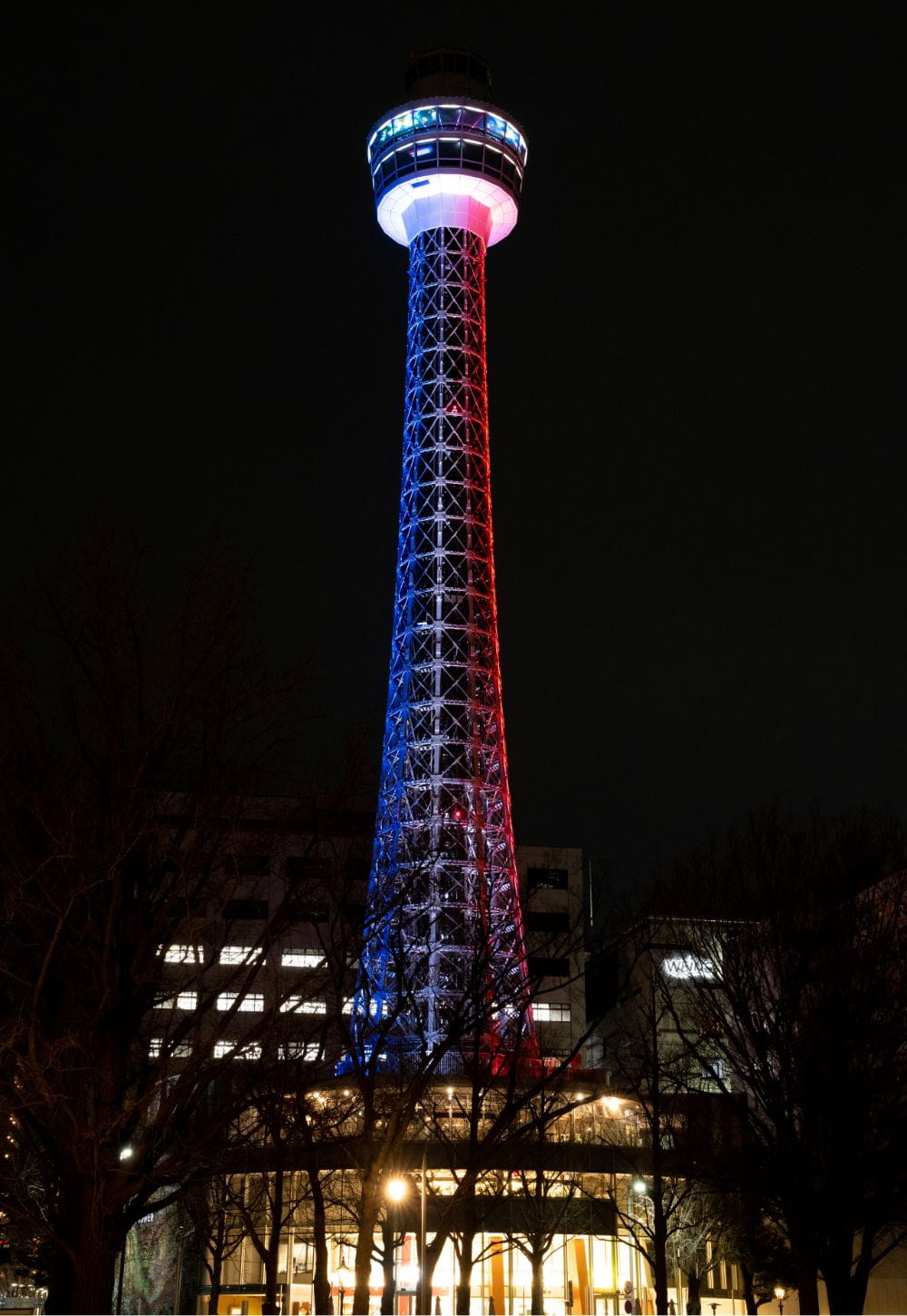横浜マリンタワー展望フロア夜景を楽しもう