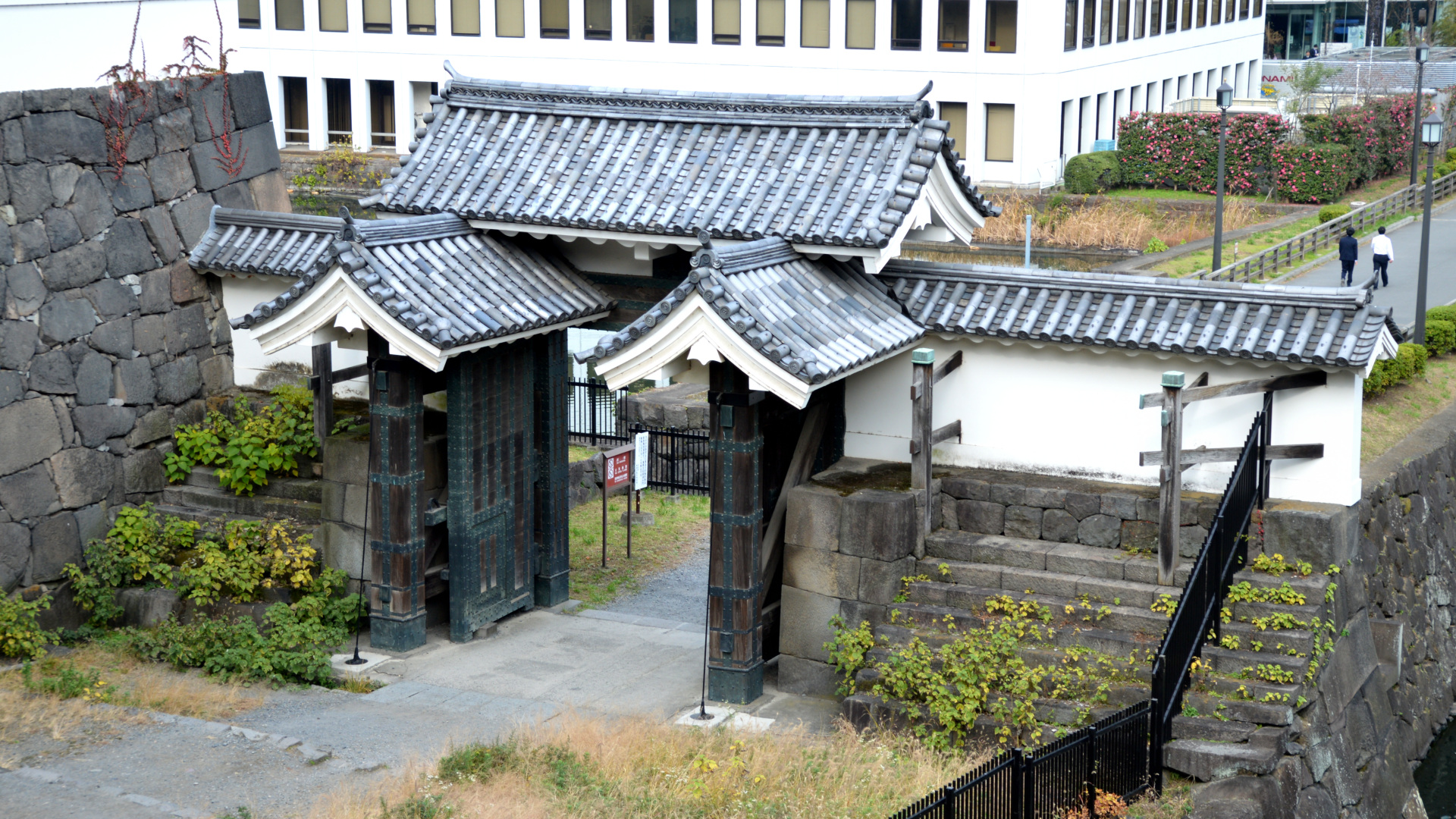 大名屋敷が並ぶ青山を歩く - あの町この街あるこうよ