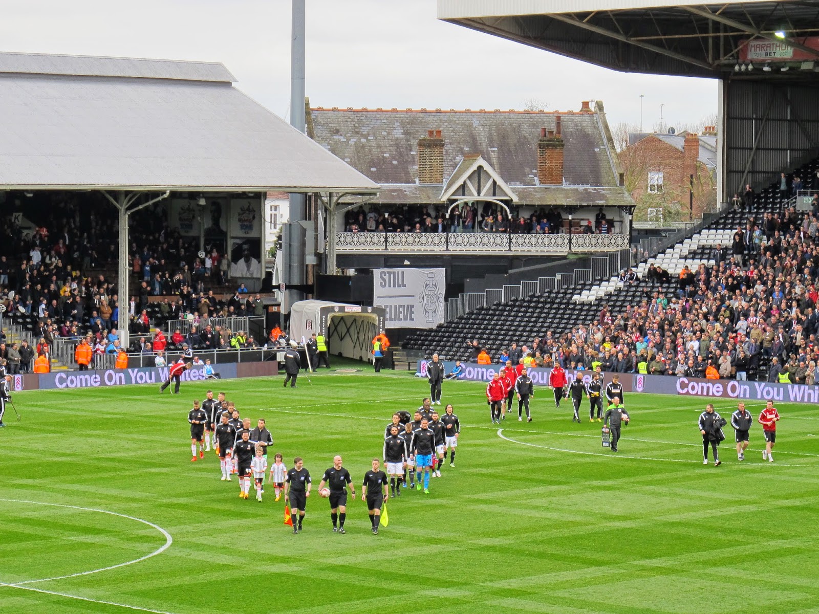 クレイヴン・コテージ - Wikipedia